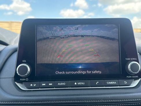 Certified 2025 Nissan Rogue SV FWD image 46