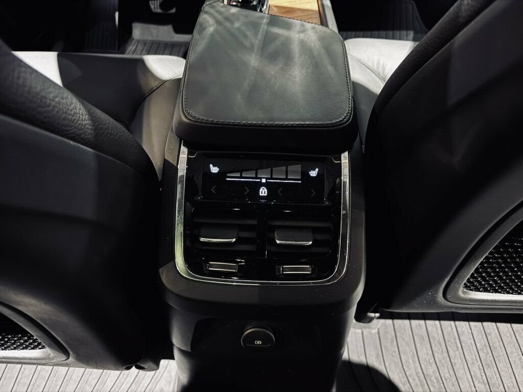 Used 2024 Volvo XC90 T8 Plus w/ Protection Package Premier AWD/4WD image 31