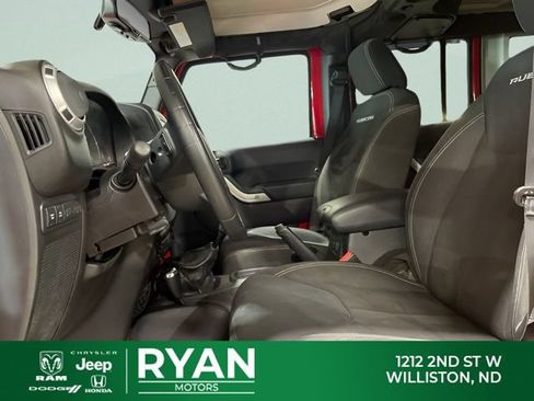 Used 2015 Jeep Wrangler Unlimited Rubicon w/ Max Tow Package AWD/4WD image 31