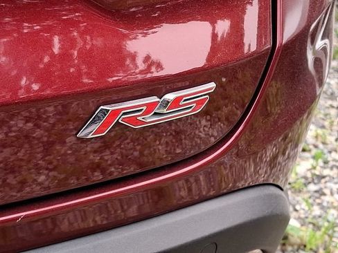 Used 2024 Chevrolet Trax RS w/ Sunroof Package FWD image 9