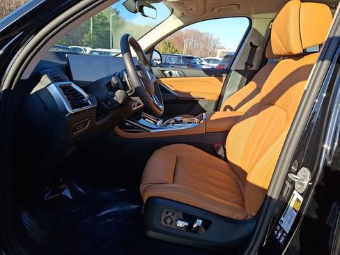 Certified 2025 BMW X7 xDrive40i w/ Premium Package image 13