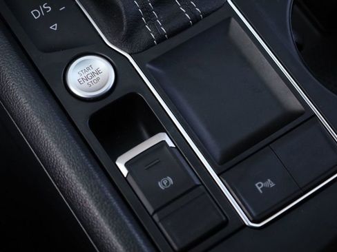 Used 2021 Volkswagen Atlas SE image 46