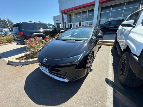 Used 2023 Toyota Prius Prime Premium w/ Advanced Technology Package FWD image 1
