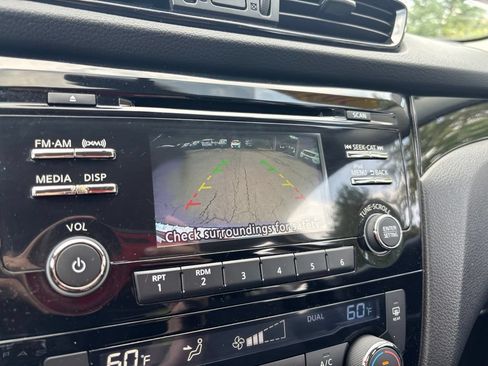 Used 2017 Nissan Rogue Sport SV w/ SV All-Weather Package AWD/4WD image 25