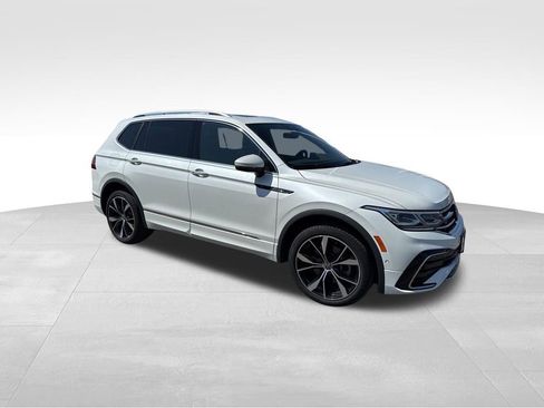 Used 2022 Volkswagen Tiguan SEL R-Line image 9