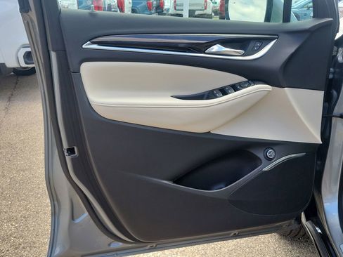 Used 2023 Buick Enclave Essence FWD image 21