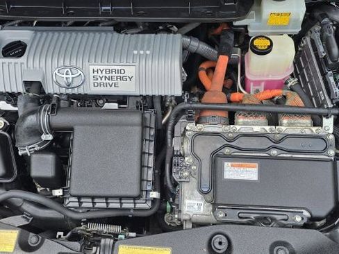 Used 2013 Toyota Prius V Five FWD image 37