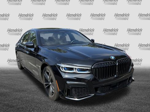 Used 2020 BMW 750i xDrive w/ Executive Package AWD/4WD image 2