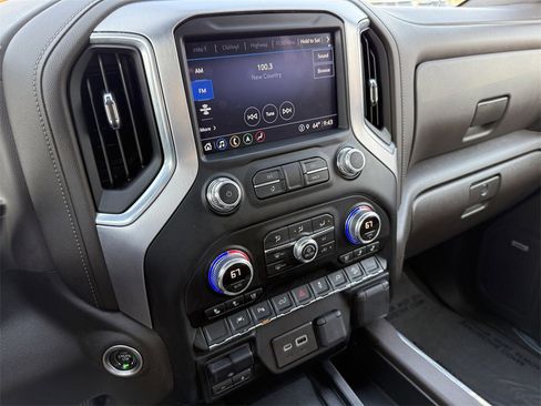 Used 2022 GMC Sierra 1500 SLT w/ SLT Premium Plus Package image 17