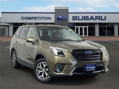 Used 2023 Subaru Forester Premium image 1