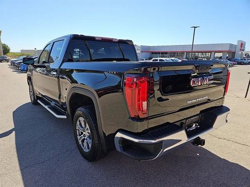 Used 2025 GMC Sierra 1500 SLT image 3
