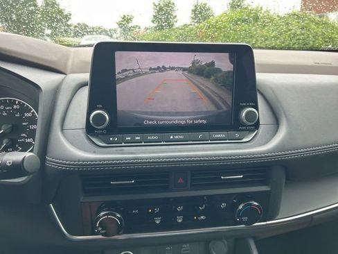 Used 2023 Nissan Rogue S AWD/4WD image 10