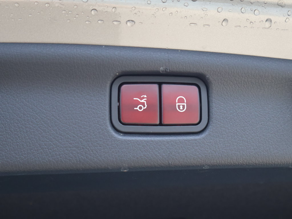 Certified 2023 Mercedes-Benz C 300 4MATIC Sedan image 38