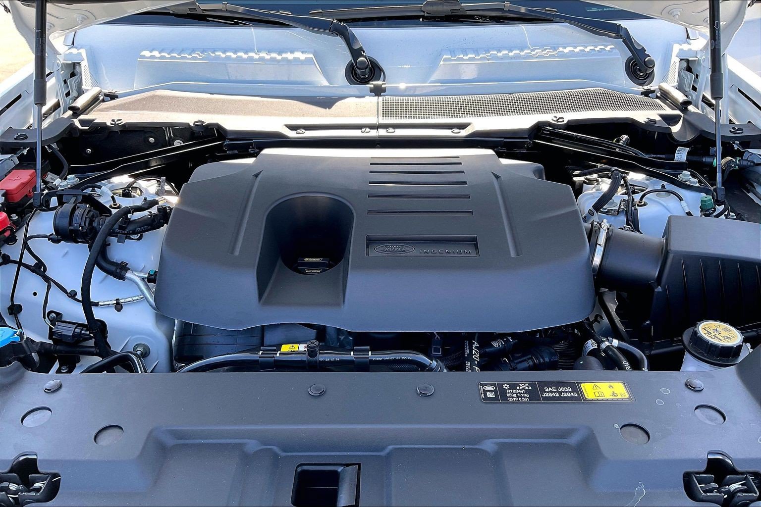 New 2026 Land Rover Defender 110 X-Dynamic SE AWD/4WD image 18