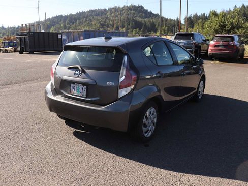 Used 2015 Toyota Prius C Two FWD image 5