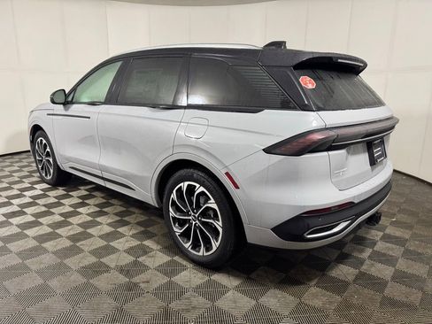 New 2026 Lincoln Nautilus Reserve image 3