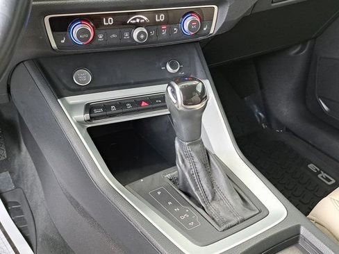 Used 2020 Audi Q3 2.0T Premium w/ Convenience Package AWD/4WD image 15