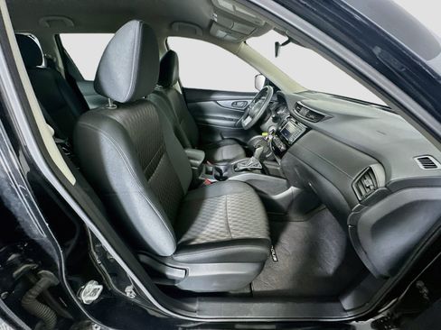 Used 2020 Nissan Rogue S FWD image 31