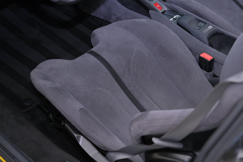 Used 2021 Ferrari F8 Tributo RWD image 18