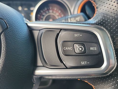 Certified 2021 Jeep Gladiator Mojave image 6