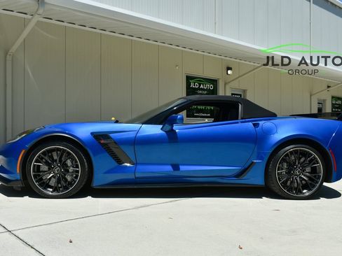 Used 2015 Chevrolet Corvette Z06 w/ 3LZ Preferred Equipment Group RWD image 6