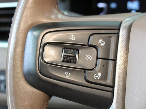 Used 2022 GMC Yukon XL Denali image 23