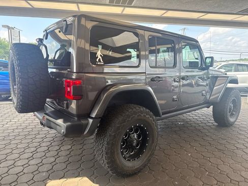 Used 2018 Jeep Wrangler Unlimited Rubicon w/ Dual Top Group AWD/4WD image 6