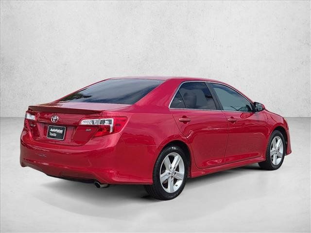 Used 2014 Toyota Camry SE FWD image 5