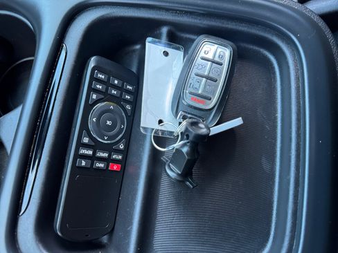 Used 2021 Chrysler Pacifica Touring w/ S Appearance Package image 31