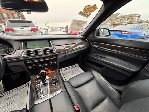 Used 2014 BMW 750Li xDrive AWD/4WD image 18