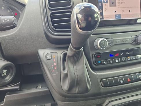 Used 2025 RAM ProMaster 2500 w/ Convenience Group FWD image 19