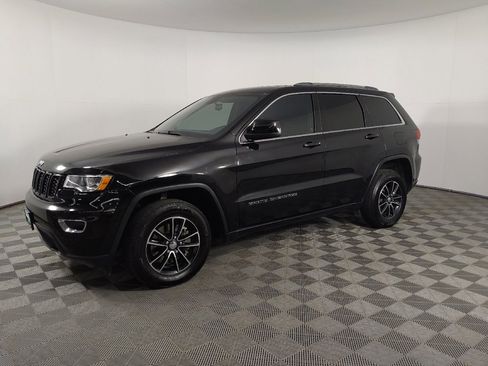 Used 2020 Jeep Grand Cherokee Laredo RWD image 2