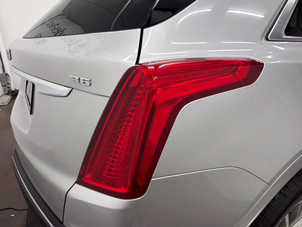 Used 2017 Cadillac XT5 Luxury FWD image 12