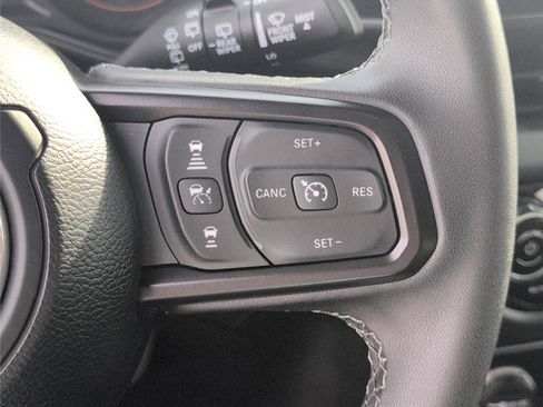 Used 2025 Jeep Wrangler Unlimited Rubicon AWD/4WD image 25