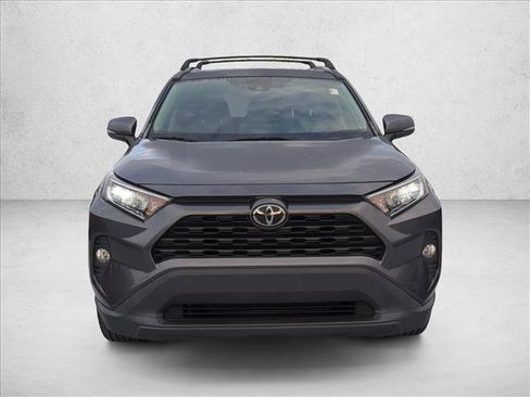 Used 2021 Toyota RAV4 XLE w/ Convenience Package FWD image 2