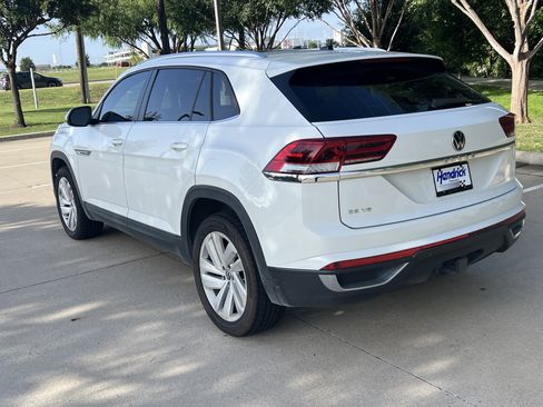 Used 2023 Volkswagen Atlas Cross Sport SE w/ Panoramic Sunroof Package FWD image 8