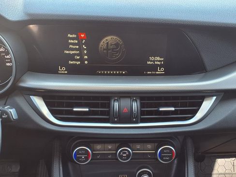 Used 2019 Alfa Romeo Stelvio Ti w/ TI Performance Package AWD/4WD image 23