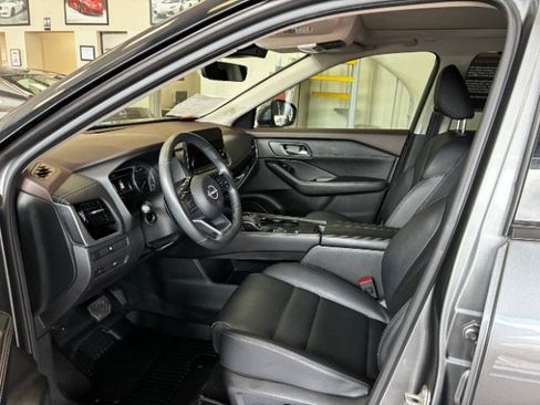 Used 2023 Nissan Rogue SL w/ SL Premium Package FWD image 18