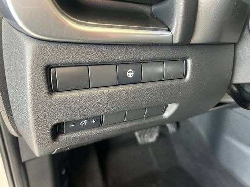 Used 2021 Nissan Rogue SV AWD/4WD image 46