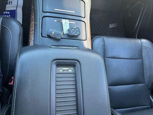 Used 2018 Chevrolet Suburban Premier image 17