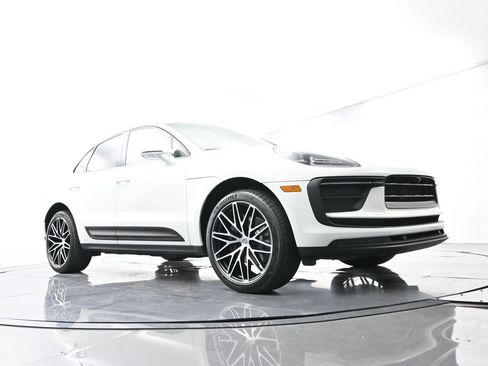 Certified 2022 Porsche Macan image 55