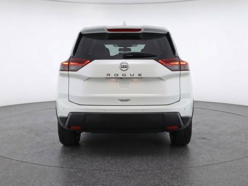Used 2025 Nissan Rogue SV image 7