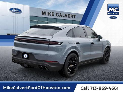 Used 2024 Porsche Cayenne Coupe AWD/4WD image 4