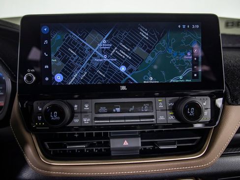 Used 2025 Toyota Grand Highlander AWD Hybrid image 32