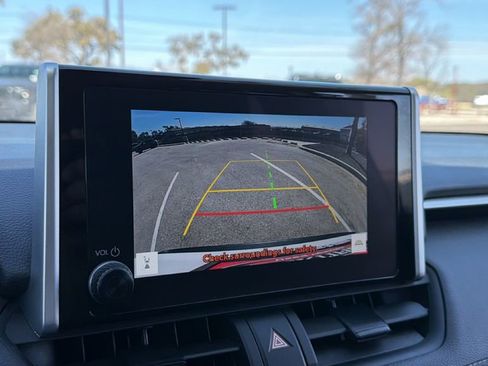 Certified 2025 Toyota RAV4 XLE image 30