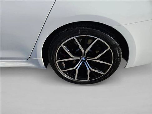 Used 2022 BMW M550i xDrive w/ Executive Package image 9