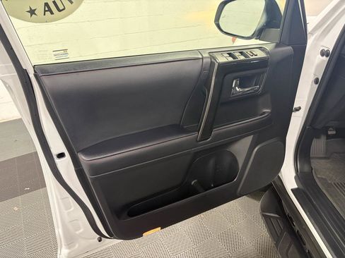 Used 2024 Toyota 4Runner TRD Off-Road Premium w/ Moonroof Package AWD/4WD image 24