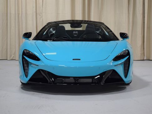 New 2025 McLaren Artura Spider image 10