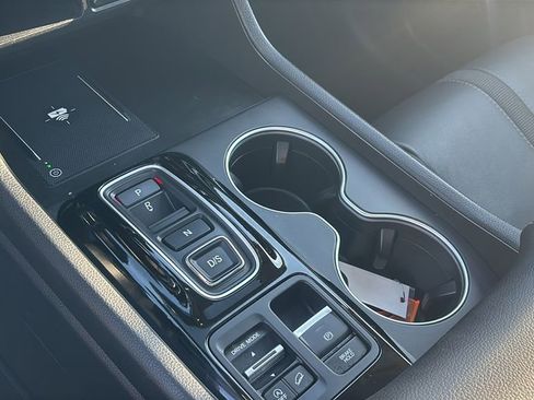 Certified 2024 Honda Pilot Touring image 21