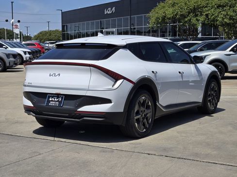 New 2026 Kia EV6 2WD image 4